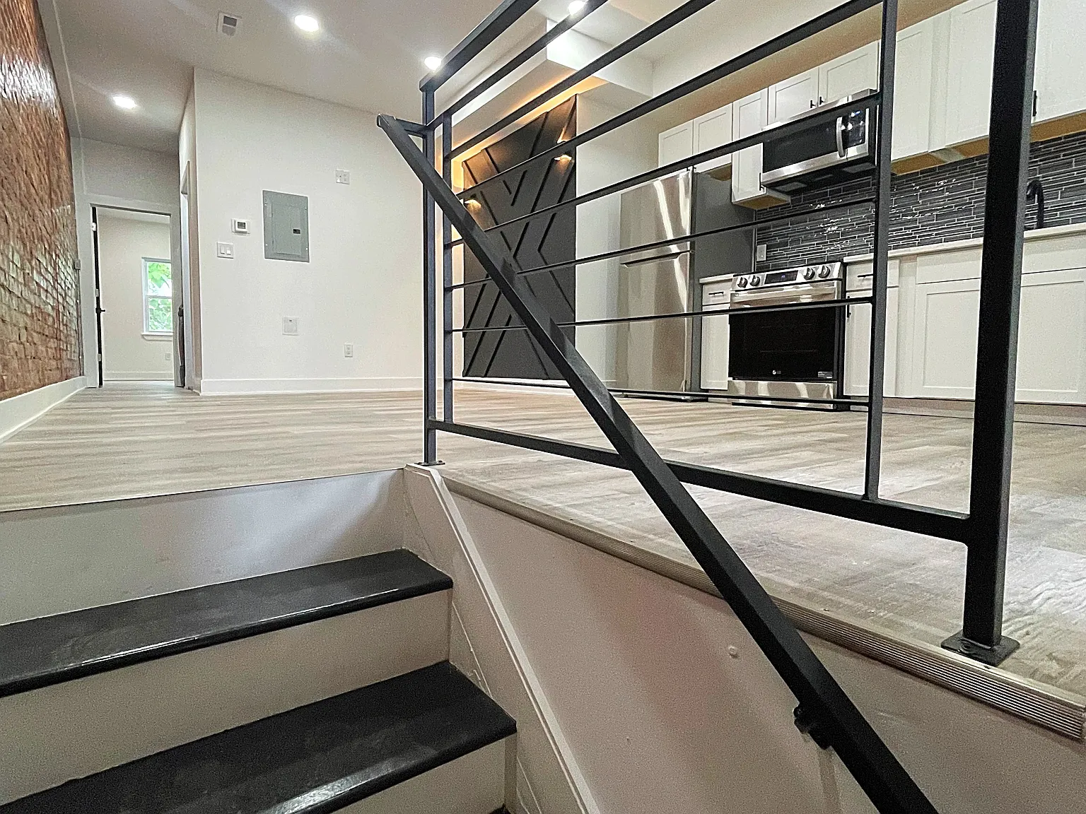 2 bed, 1100 sqft, $1,600 — Photo 4