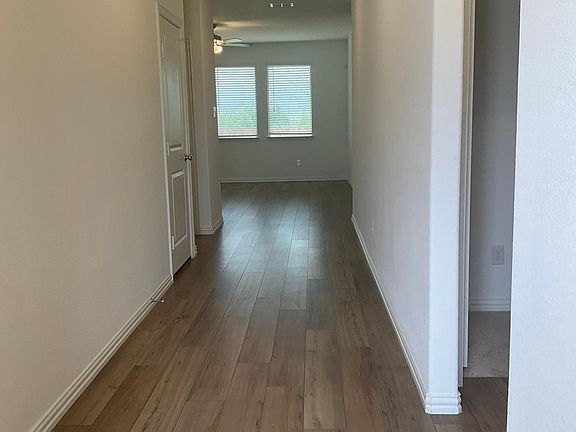 Entry/hallway
