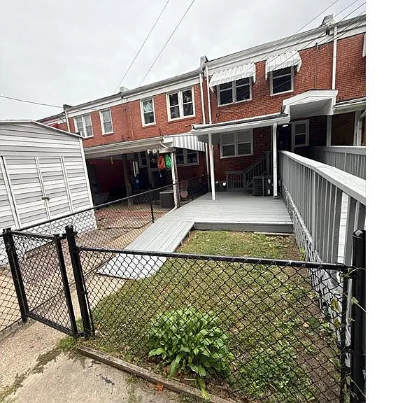 300 Leeanne Rd — Photo 16