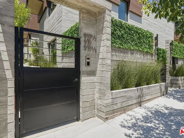 917 Hilldale Ave #1/2 — Photo 3