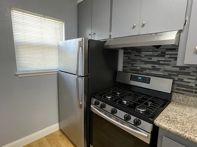 1705 Linden St #2 — Photo 11