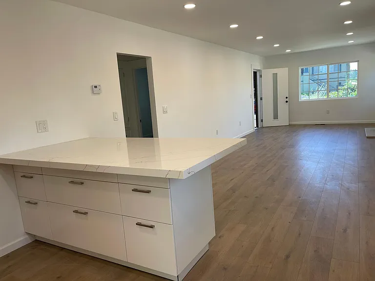 3102 Suter St — Photo 4