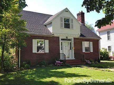 434 S. Main Street
						:
						3 bedroom, 2 bath home. More photos at www.aprilleighphoto.comhouse