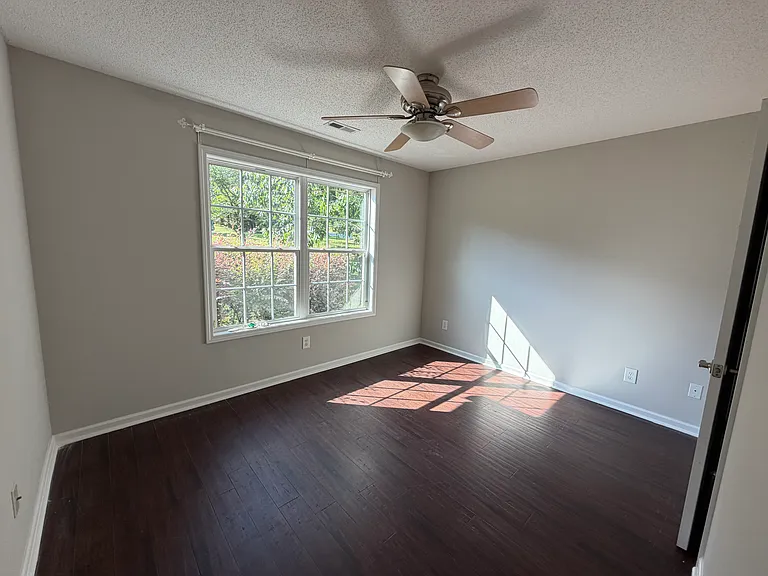 10 Walton Woods Ct — Photo 15