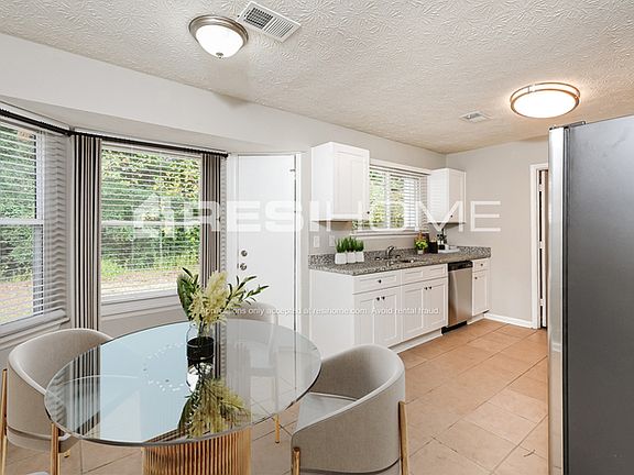 3rd image of 6121 Creekford Dr