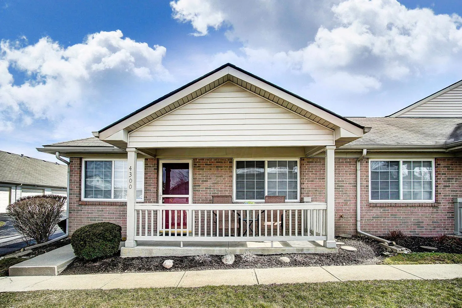 4300 Wincove Dr photo 1