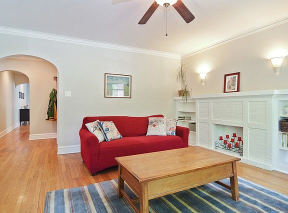3rd image of 3133 W Leland Ave #1