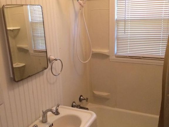 Full bath downstairs