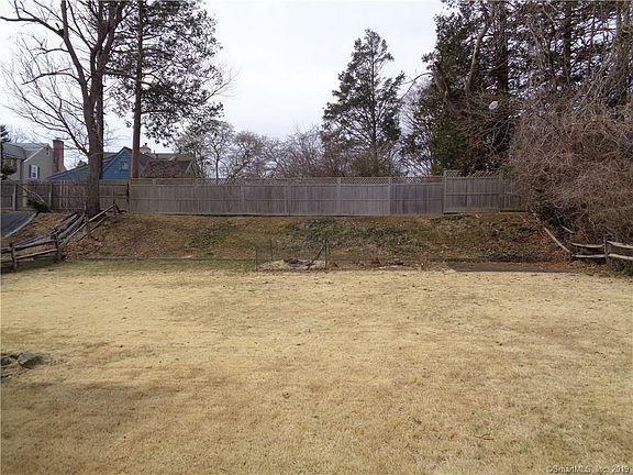5th image of 107 Matthew Dr