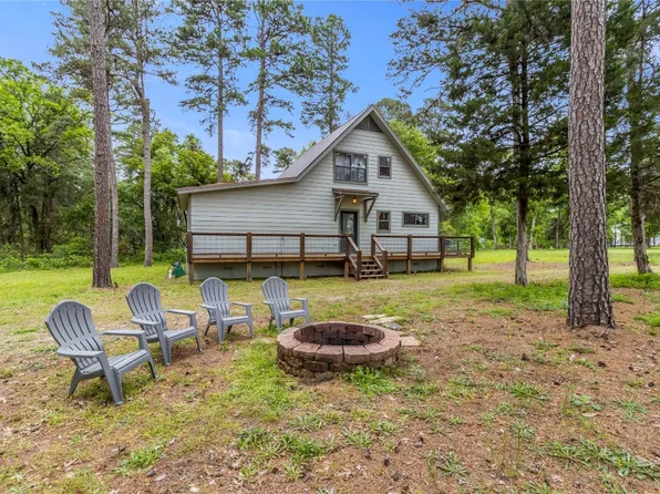 270 Lois Dr, Scroggins, TX 75480