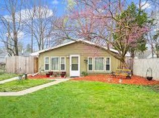 18 NE Circle Dr, Joliet, IL 60433