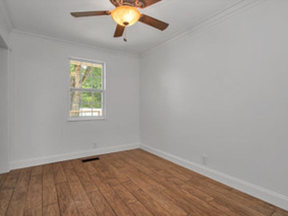 4th image of 1712 Campfire Dr