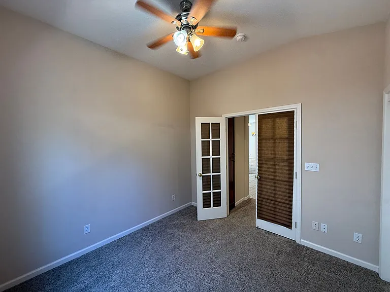 4024 Eastport Dr — Photo 28