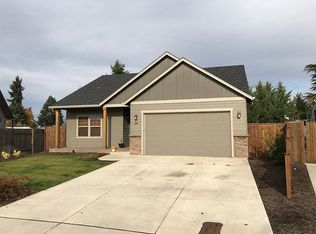 1000 Green Meadows Ave, Junction City, OR 97448