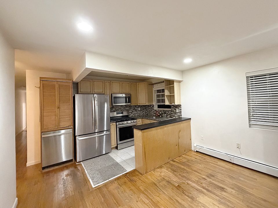 1st image of 10318 Van Wyck Expy Floor 1