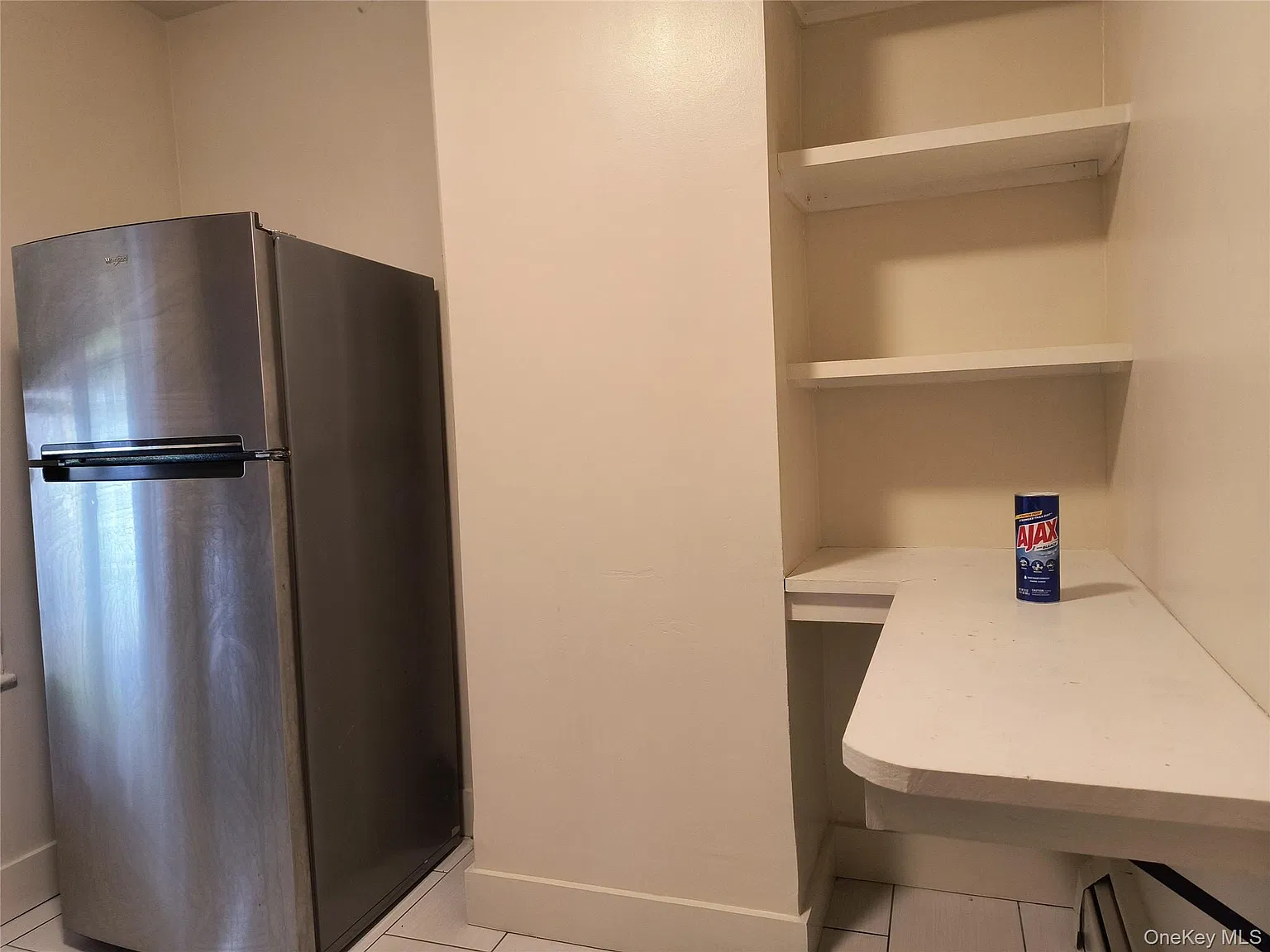 2 bed, 1.0 bath, 835 sqft, $1,700 — Photo 3