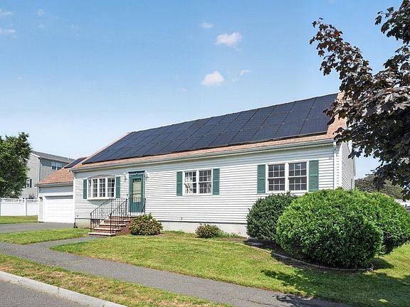 3rd image of 79 Emerald Dr
