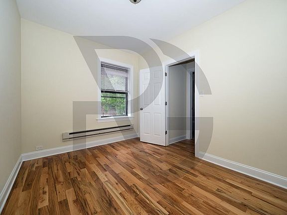 3rd image of 3720 N Pine Grove Ave #3728E1