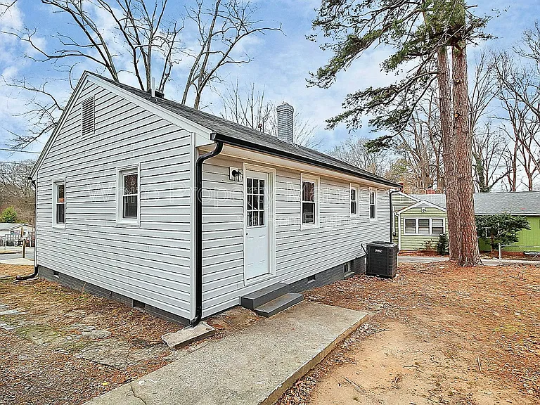 604 Westwood Cir — Photo 24