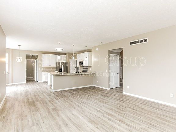 4th image of 344 W Columbine Ln