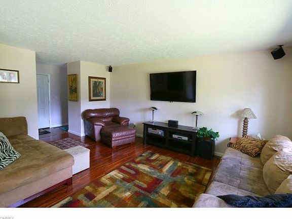 3rd image of 5129 Mills Creek Ln