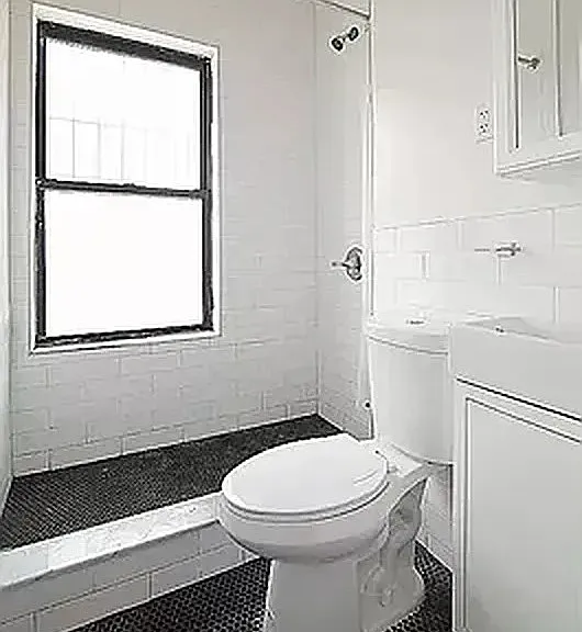 406 W 39th St #5R — Photo 6