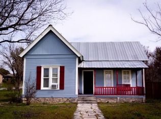 413 N Pecan St, Hico, TX 76457