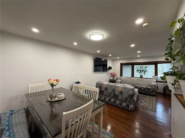 56 Gary Court image 5 of 10