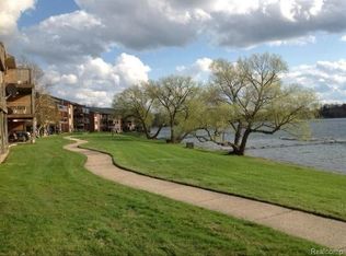 1936 Klingensmith Rd UNIT 53B, Bloomfield Hills, MI 48302