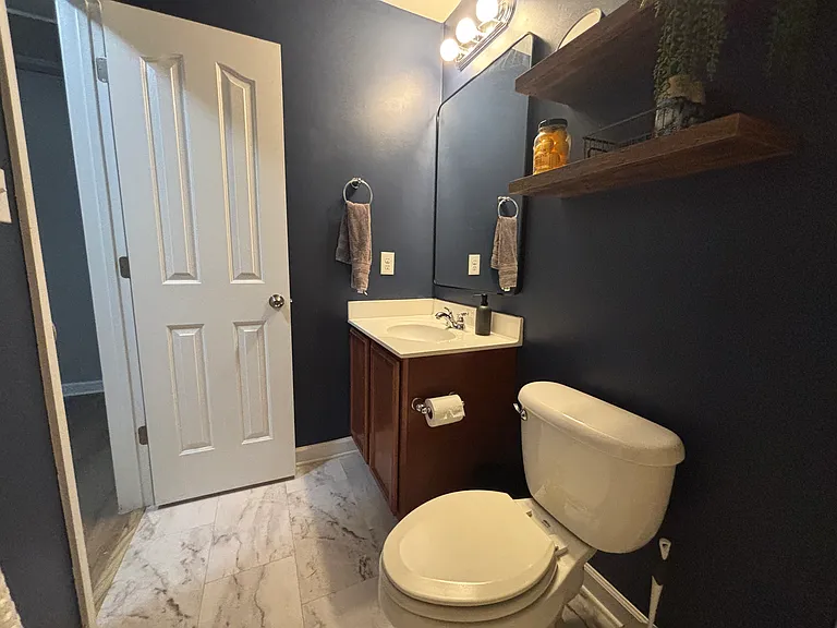 213 Molly Ct — Photo 14
