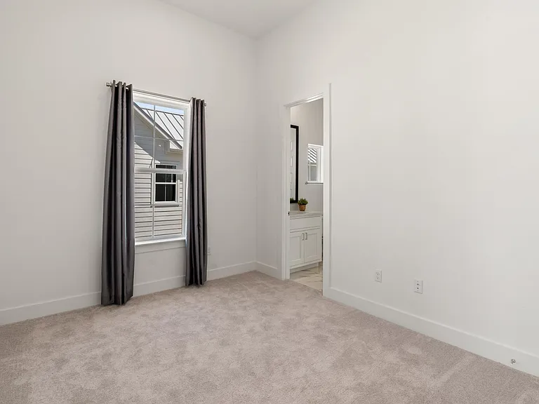4503 Grassland Dr — Photo 22