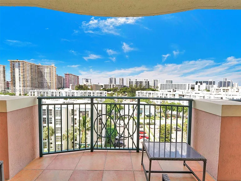 17555 Atlantic Blvd #806 — Photo 12