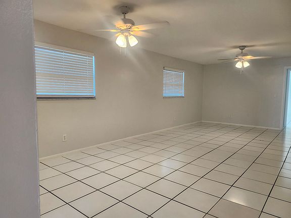 5th image of 1901 SE 15th Pl APT A