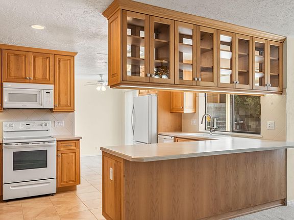 3rd image of 9420 Lona Ln NE
