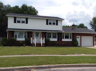 25 Country Ln, Buffalo, NY 14224