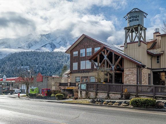 2nd image of 1436 Portage Rd #201