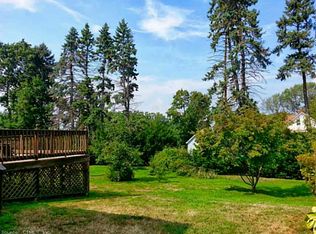 17 Middle Tpke W, Manchester, CT 06040