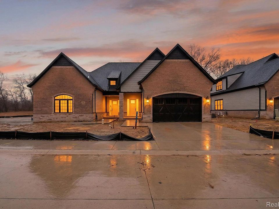 1st image of 546 Maplehill Rd