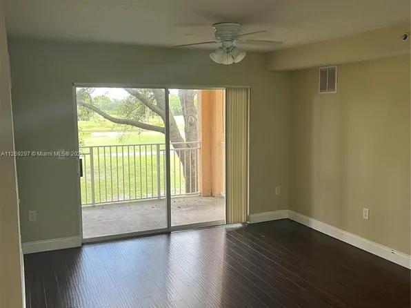 151 SW Palm Dr APT 206, Port Saint Lucie, FL 34986