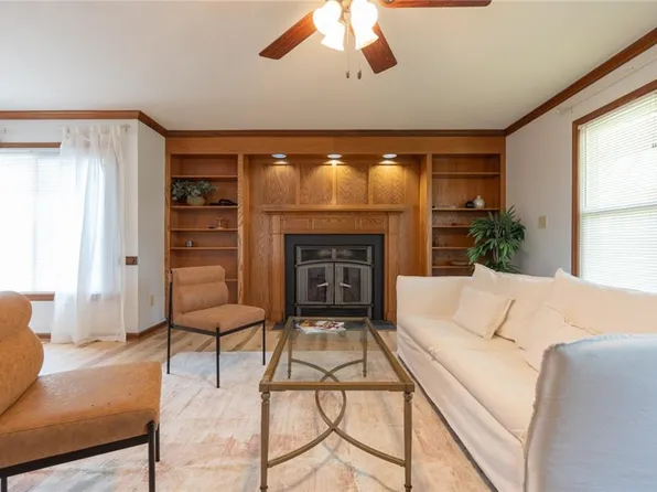1960 Southaven Dr, Virginia Beach, VA 23464