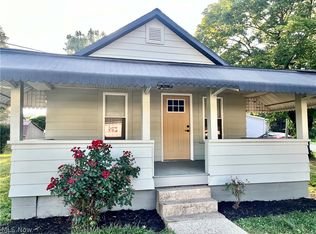 37 Kanawha St, Poca, WV 25159