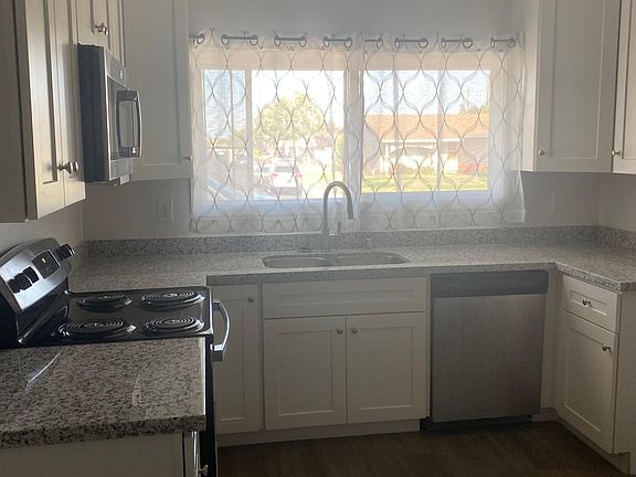 3rd image of 1115 Lorene Ave