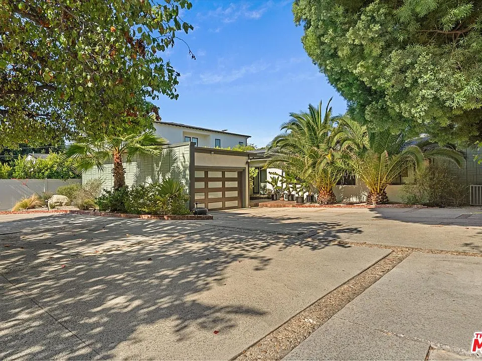 4927 Bellaire Ave