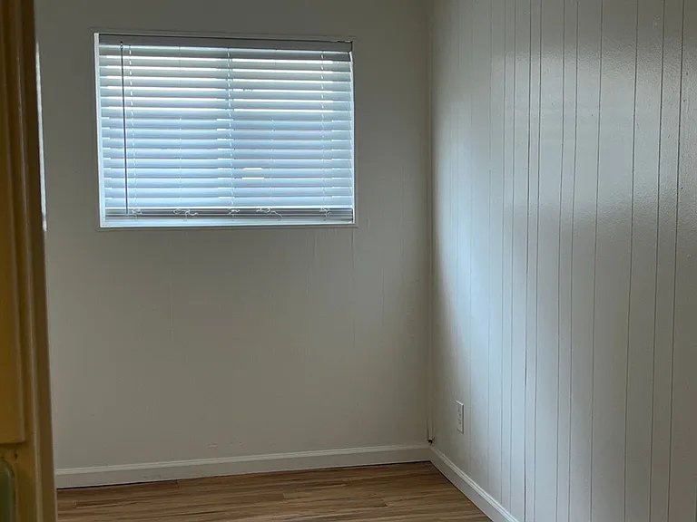 1 Bedroom on Ingraham Street blocks from the beach in Pacific Beach! — Photo 10
