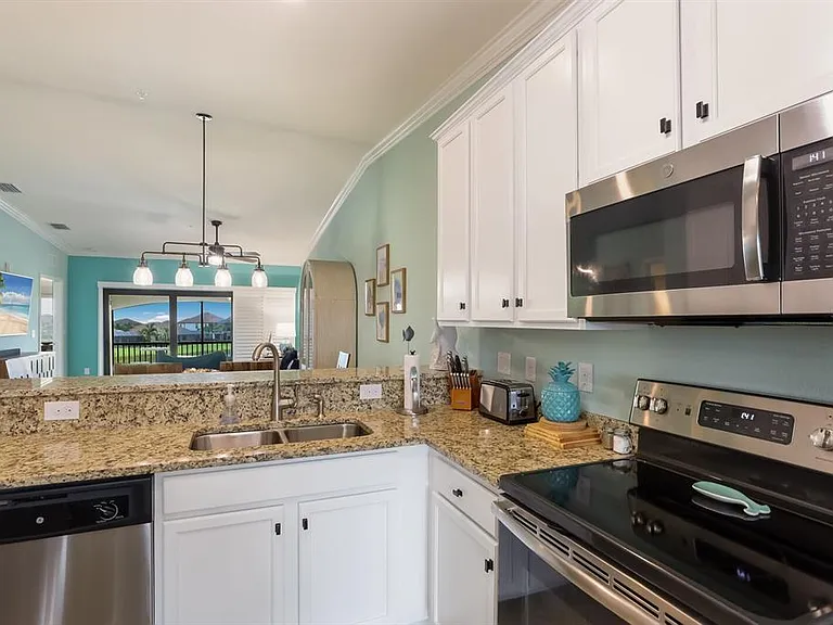 5557 Palmer Cir #202 — Photo 7