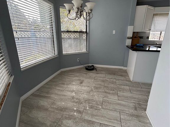 5th image of 10454 Fraserglen Dr