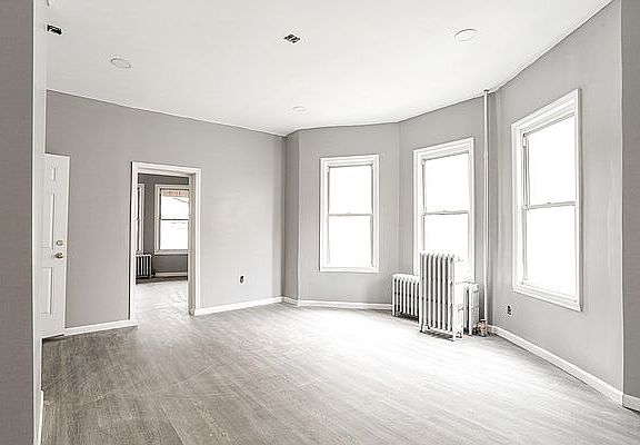 3rd image of 2220 E 19th St #1