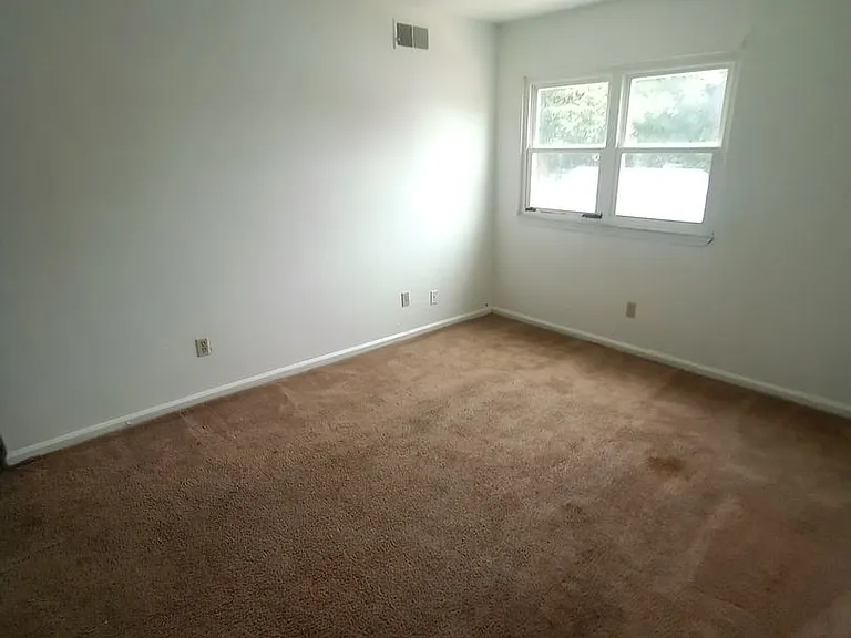 351 San Antonio Blvd — Photo 10