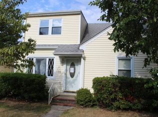 10 Woodlea Ave, Bay Shore, NY 11706