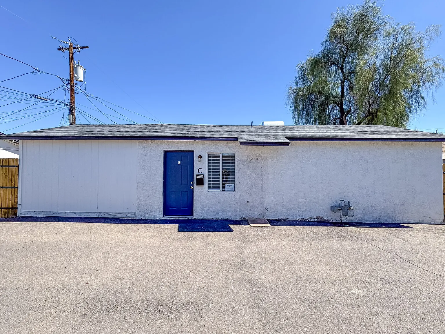 2 bed, 1.0 bath, 600 sqft, $1,300 — Photo 1